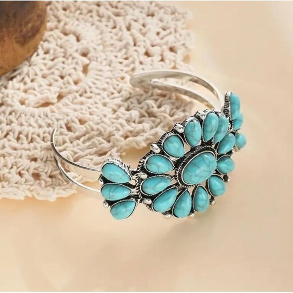 Imitation Turquoise Bracelet Cuff Silver Tone Southwest Style - Picture 2 of 3